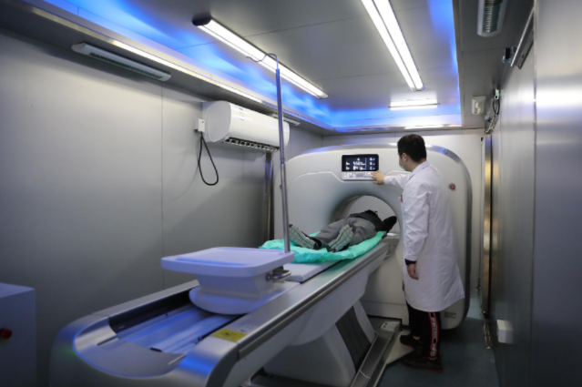 武漢科技大學醫院投入首臺移動CT車 助力復工復產